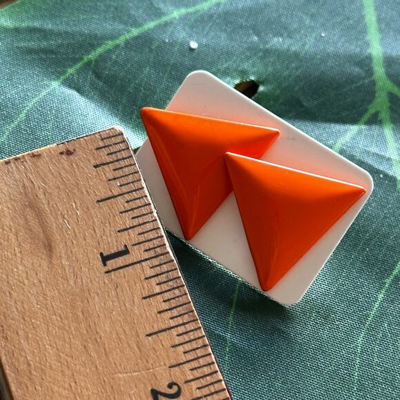 BOGO FREE TRIANGLE STATEMENT EARRINGS - Picture 4 of 5